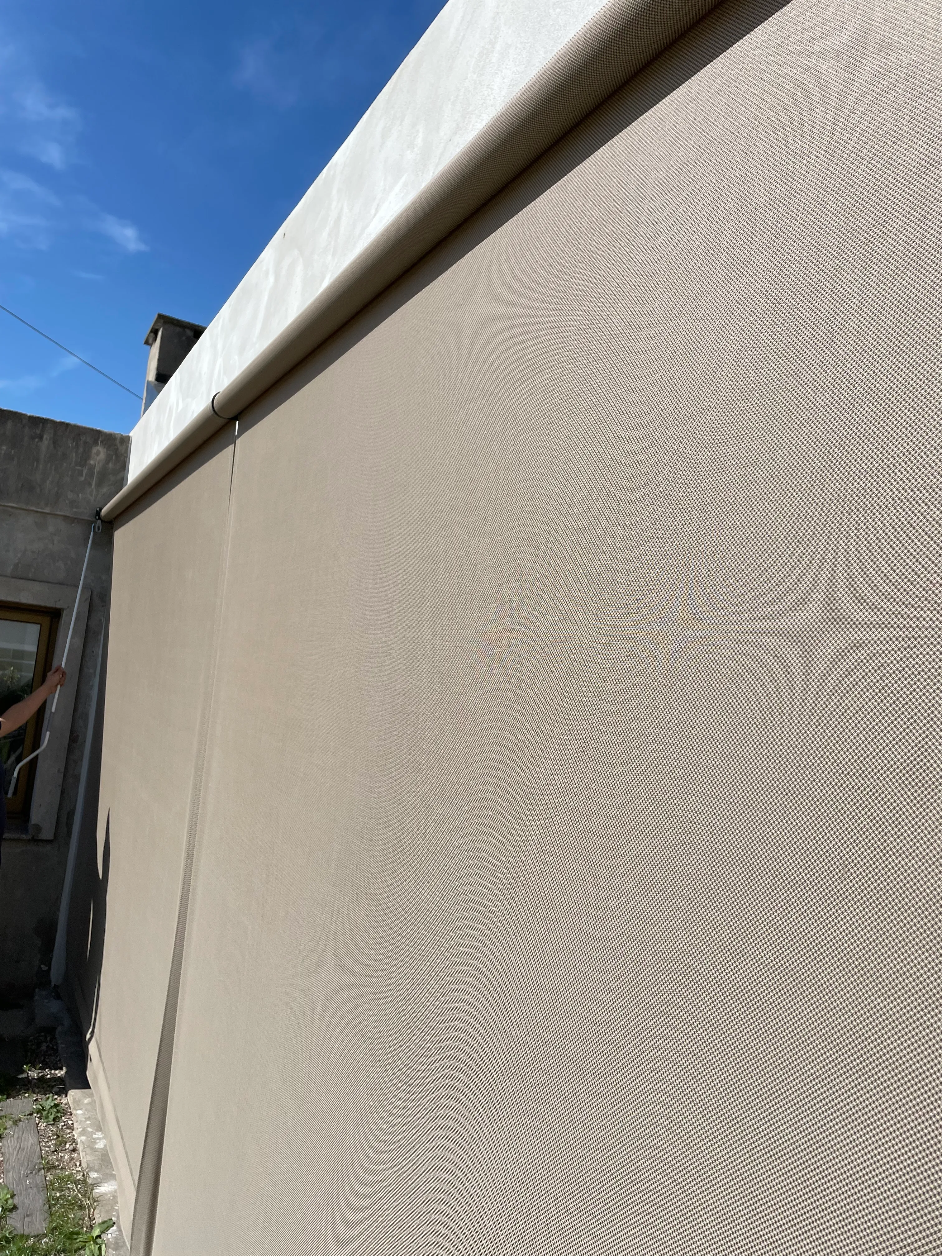Toldo exterior y cerramiento realizado por Lonas Tito